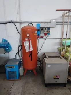 GRUPPO COMPRESSORE ARIA COMPRESSA