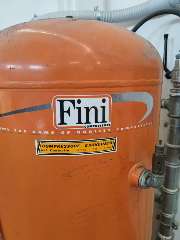 GRUPPO COMPRESSORE ARIA COMPRESSA