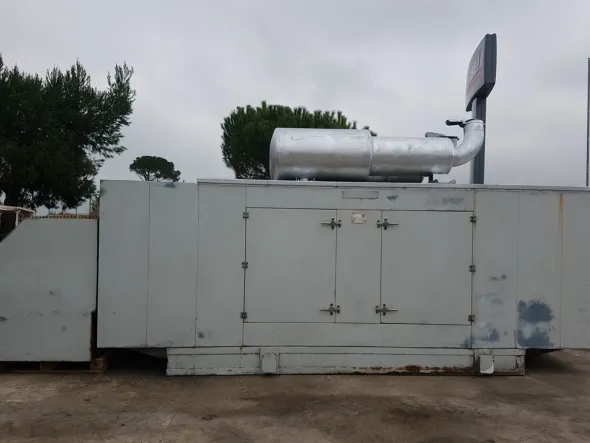 Gruppo elettrogeno da 700 kw/Ah