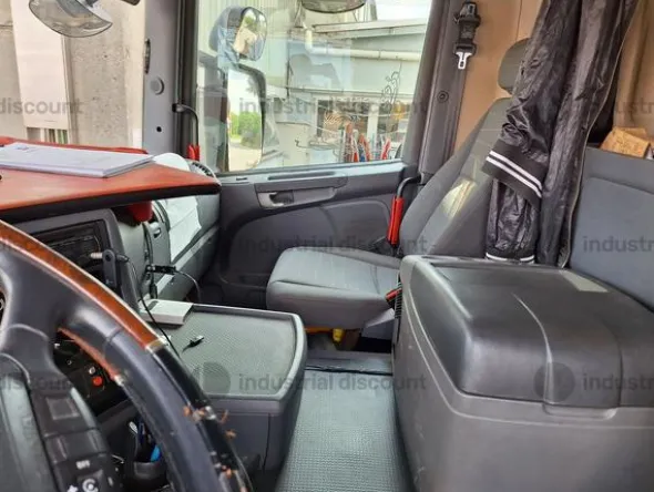 6#9250 Gru su autocarro Marchetti MTK 1006
