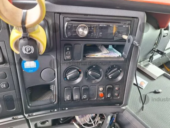 6#9250 Gru su autocarro Marchetti MTK 1006