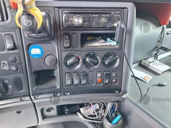 6#9250 Gru su autocarro Marchetti MTK 1006