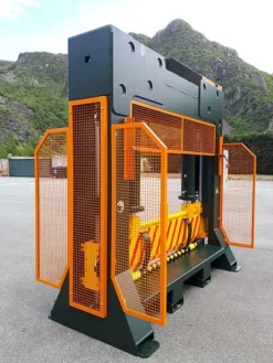 GUILLOTINE REEL SPLITTER 1.500×1.250 mm 30 Ton