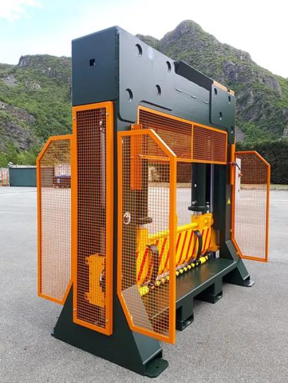 GUILLOTINE REEL SPLITTER 1.500×1.250 mm 30 Ton