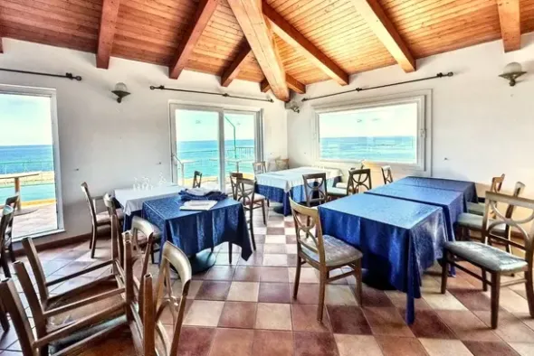 #2537180 Hotel attrezzato con ristorante vista mare