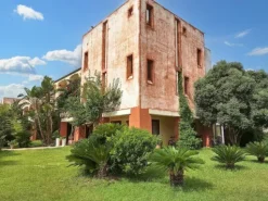 #24323 Hotel con arredi e dotazioni