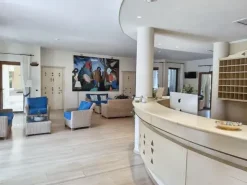 #24323 Hotel con arredi e dotazioni