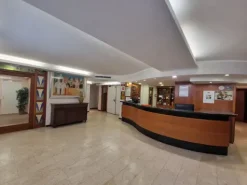 #23913 Hotel con piscina adiacente a complesso sciistico