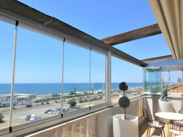 #18768 Hotel fronte mare sul Lido di Ostia