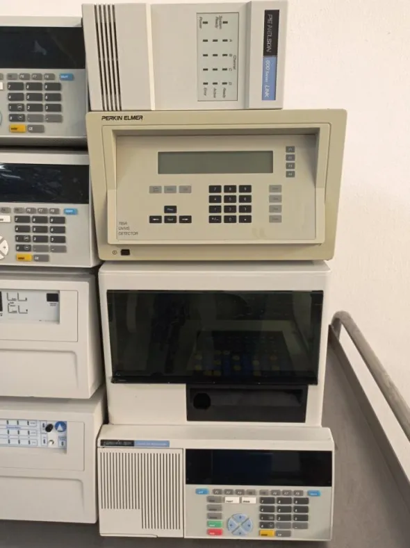 HPLC CROMATOGRAFIA– PERKIN ELMER SERIES 200 (COMP-26)