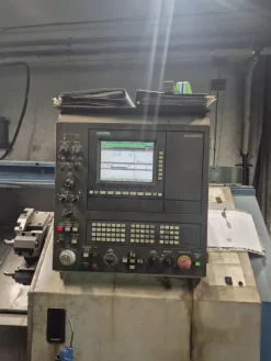 Hyundai HIT-30S · 1998 - Tornio CNC usato