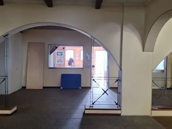 #24053 Immobile Commerciale a Caltignaga con ottima visibilità