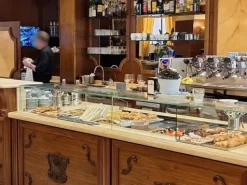 #2536971 Immobile commerciale di prestigio in centro storico a reddito