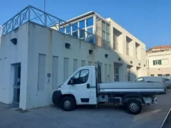 #18297 Immobile commerciale e quota di aree asfaltate