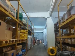 #18297 Immobile commerciale e quota di aree asfaltate