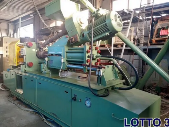 3#5533 Impianto di stampaggio abbozzi in plastica Presma OMR MF