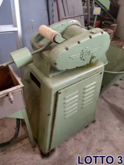 3#5533 Impianto di stampaggio abbozzi in plastica Presma OMR MF