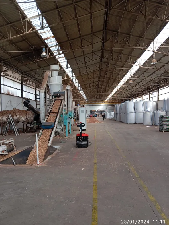 Impianto pellet+robot palletizzatore+insach. autom.