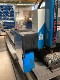 Impianto taglio plasma marca F. Farina