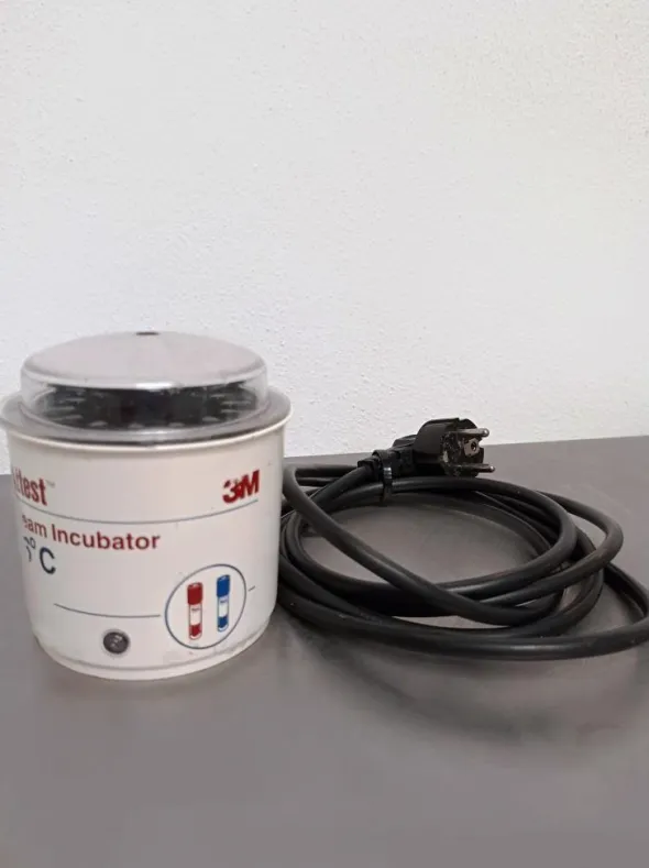 INCUBATORE – 3M – MOD. ATTEST 118 (COD. LAB-CAM-25)