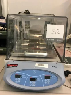 58#2288 Incubatore Thermo Scientific