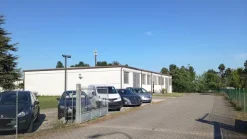 intero edificio di tre capannoni