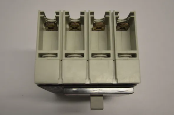 Interruttore ABB mod. SACE TMAX T4H250