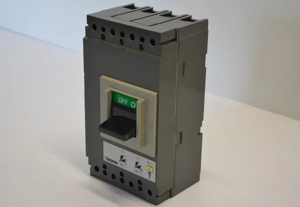 Interruttore Bticino mod. Megatiker MB250