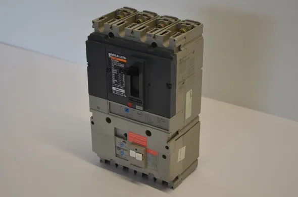 Interruttore Merlin Gerin mod. Compact NS250N