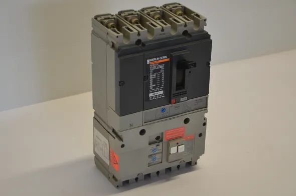 Interruttore Merlin Gerin mod. Compact NS250N