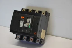 Interruttore Merlin Gerin mod. Compact C125N