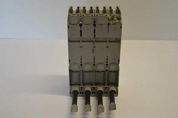 Interruttore Merlin Gerin mod. Compact NS160N