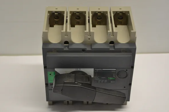 Interruttore Schneider mod. INS 320