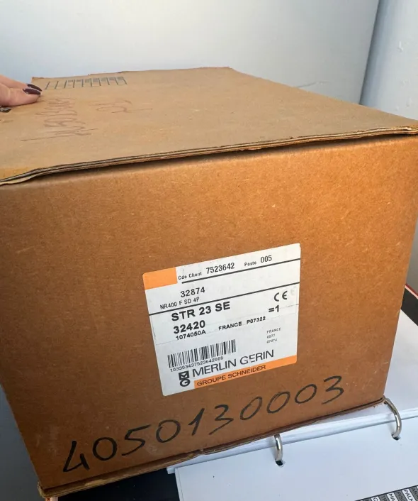 Interruttori automatici Merlin Gerin Compact NR400 F