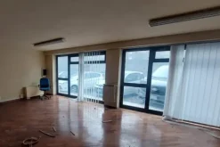 #25750 In vendita o in locazione commerciale locali al piano terra