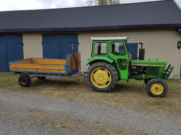 John Deere 1020