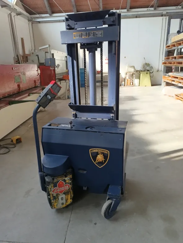 JUNGHEINRICH CARRELLO ELEVATORE ELETTRICO