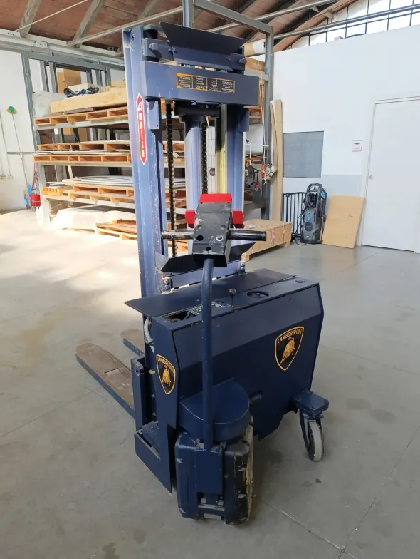 JUNGHEINRICH CARRELLO ELEVATORE ELETTRICO
