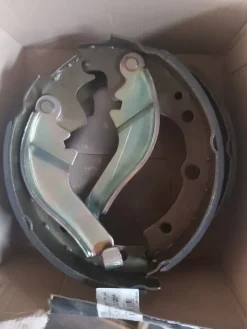 32#4979 Kit ganasce Iveco Daily