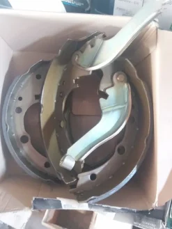 33#4979 Kit ganasce Iveco Daily(pacchetto 25 kit)