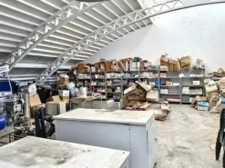 #2536547 Laboratorio adibito a pescheria con attrezzature
