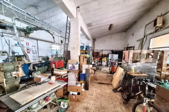 #2537073 Laboratorio artigianale in zona residenziale