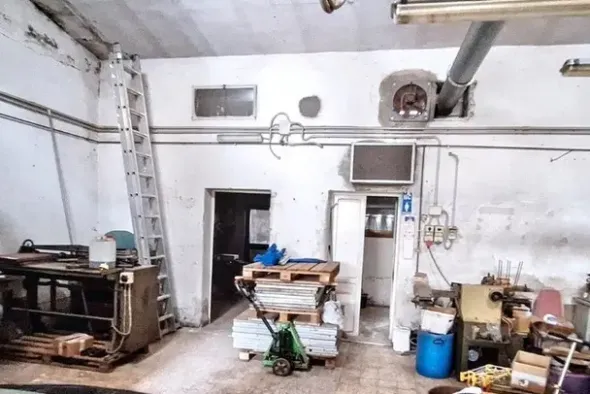#2537073 Laboratorio artigianale in zona residenziale