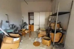 #8673 Laboratorio con corte in edificio residenziale