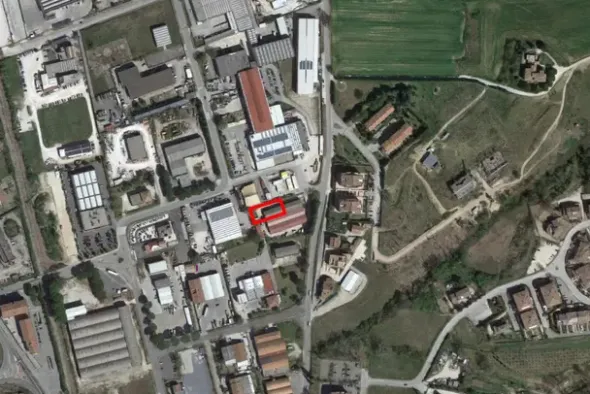 #21106 Laboratorio con corte pertinenziale