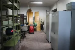 #11750 Laboratorio con magazzino al piano seminterrato