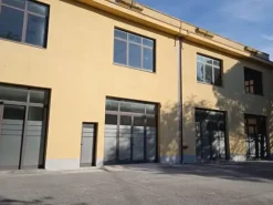 #8868 Laboratorio con negozio