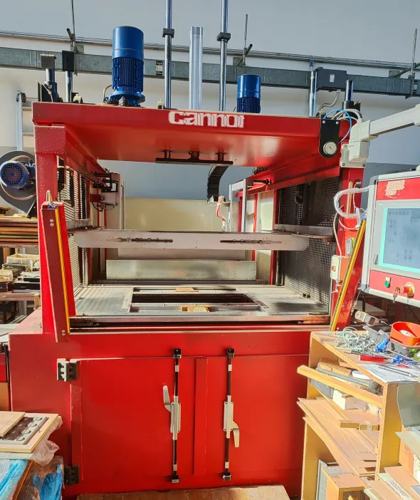 Laboratorio di TERMOFORMATURA (lastra e Bobina)