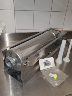 LABORATORIO LAVORAZIONE CARNI E SALUMI