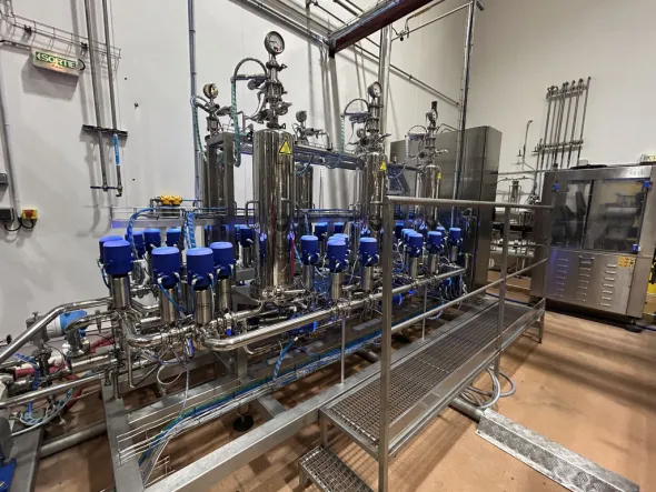 LC553 Linea di imbott. usata spumante e vino fermo 4000
